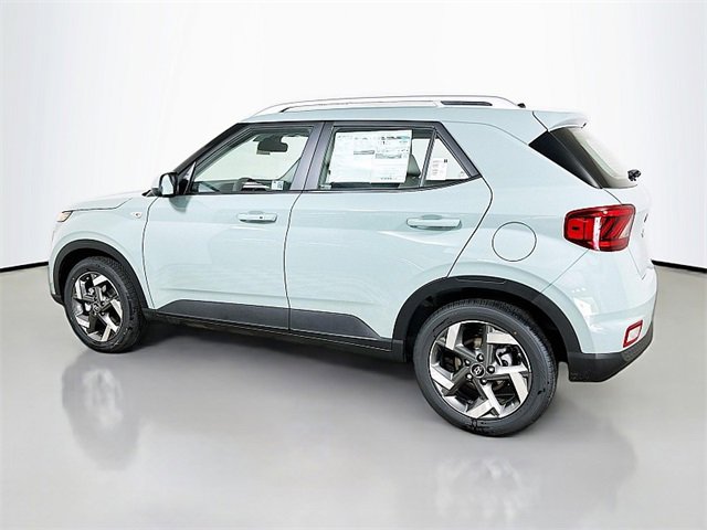 Certified 2025 Hyundai Venue SEL FWD image 5