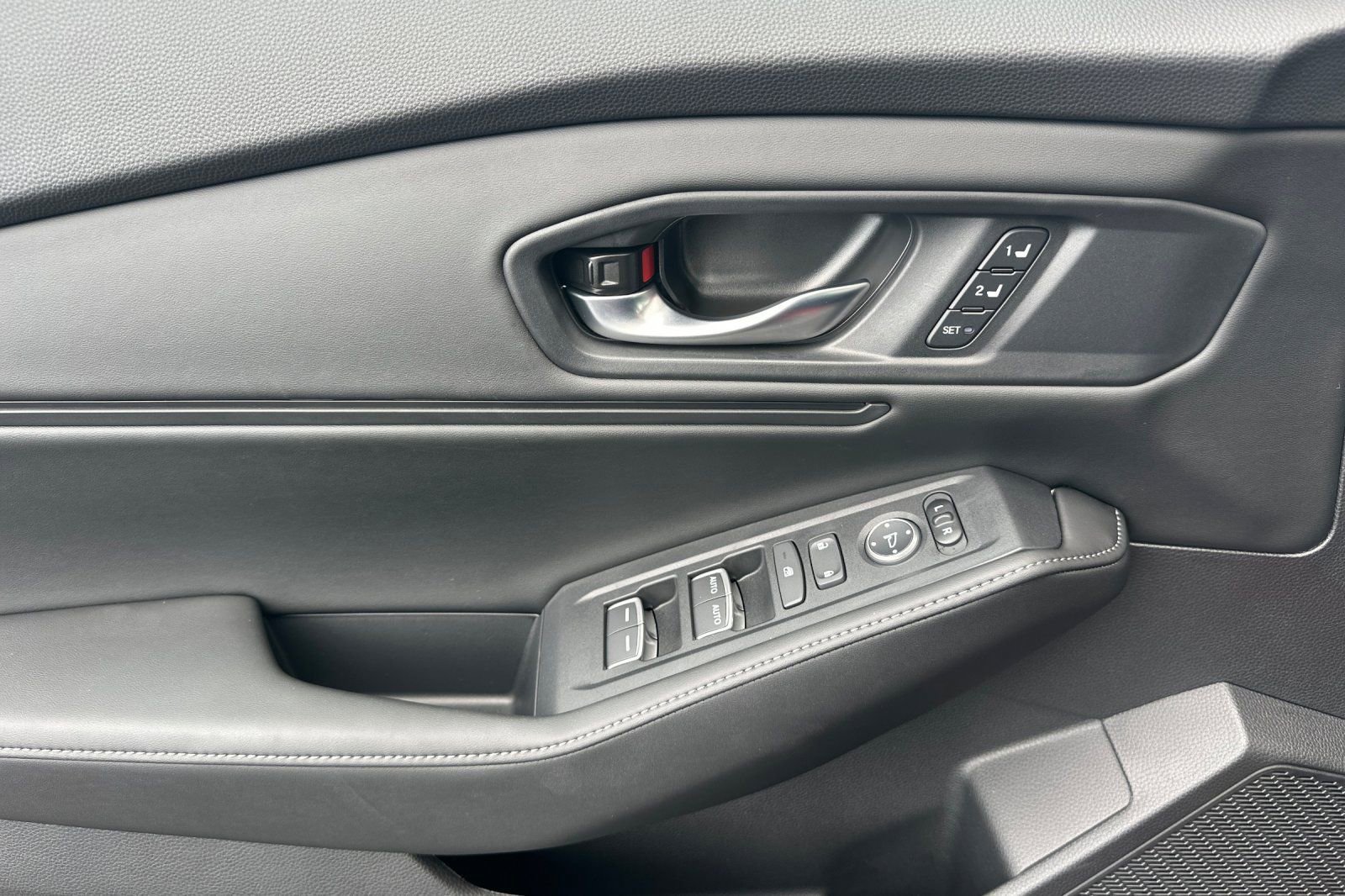 Used 2025 Honda Accord Sport image 10