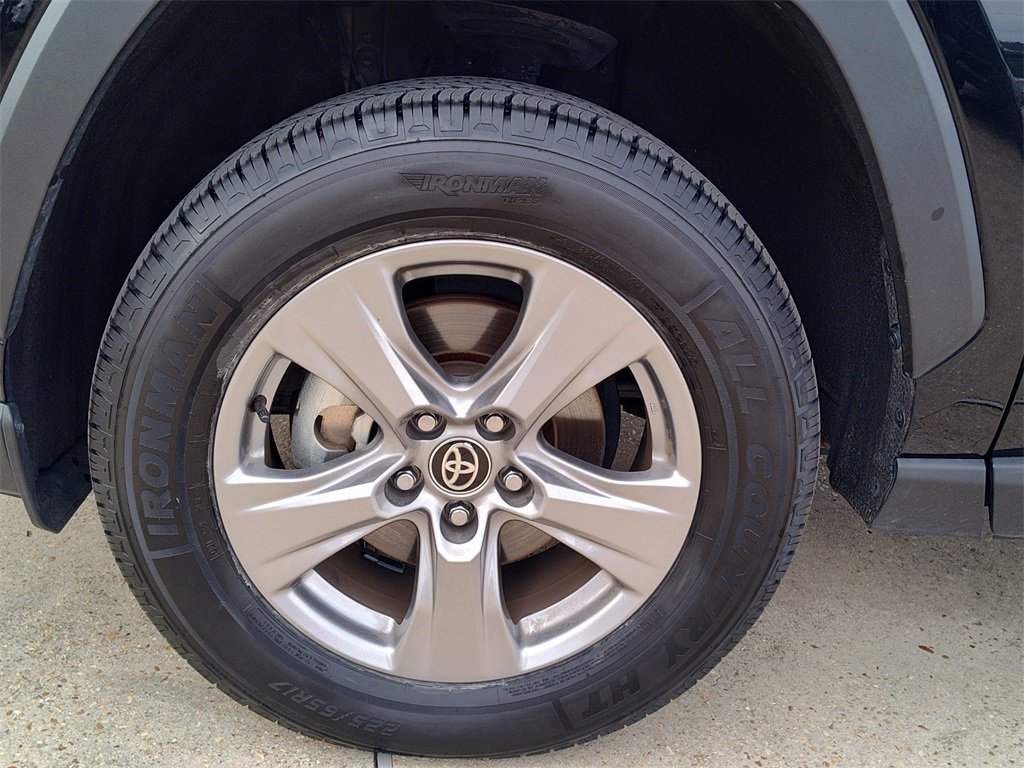 Used 2024 Toyota RAV4 XLE image 18