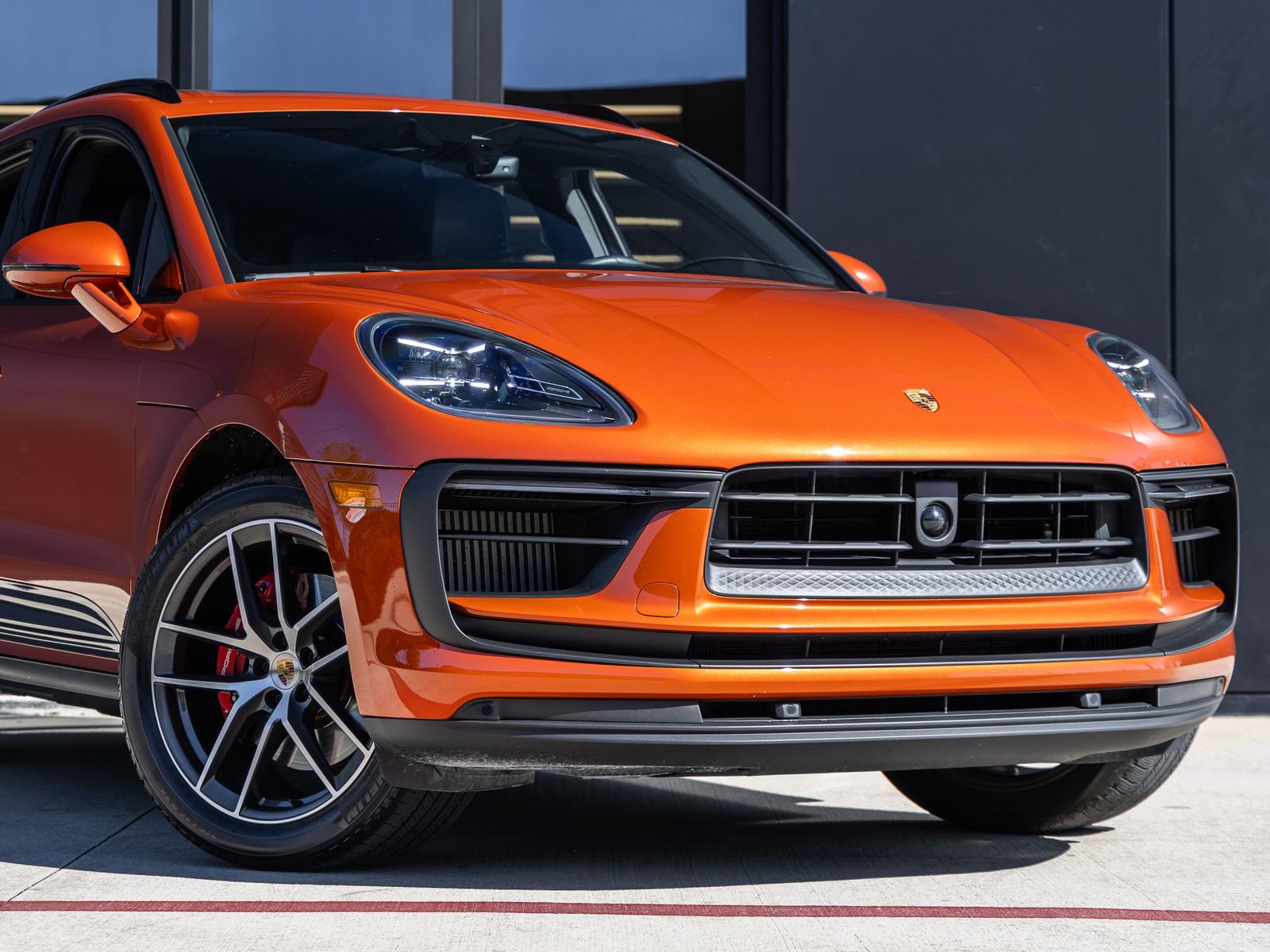 Certified 2024 Porsche Macan S image 9