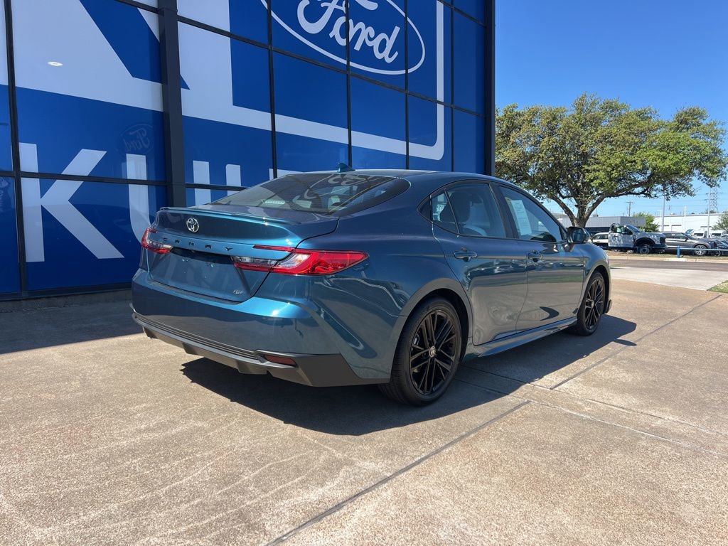 Used 2025 Toyota Camry SE image 8