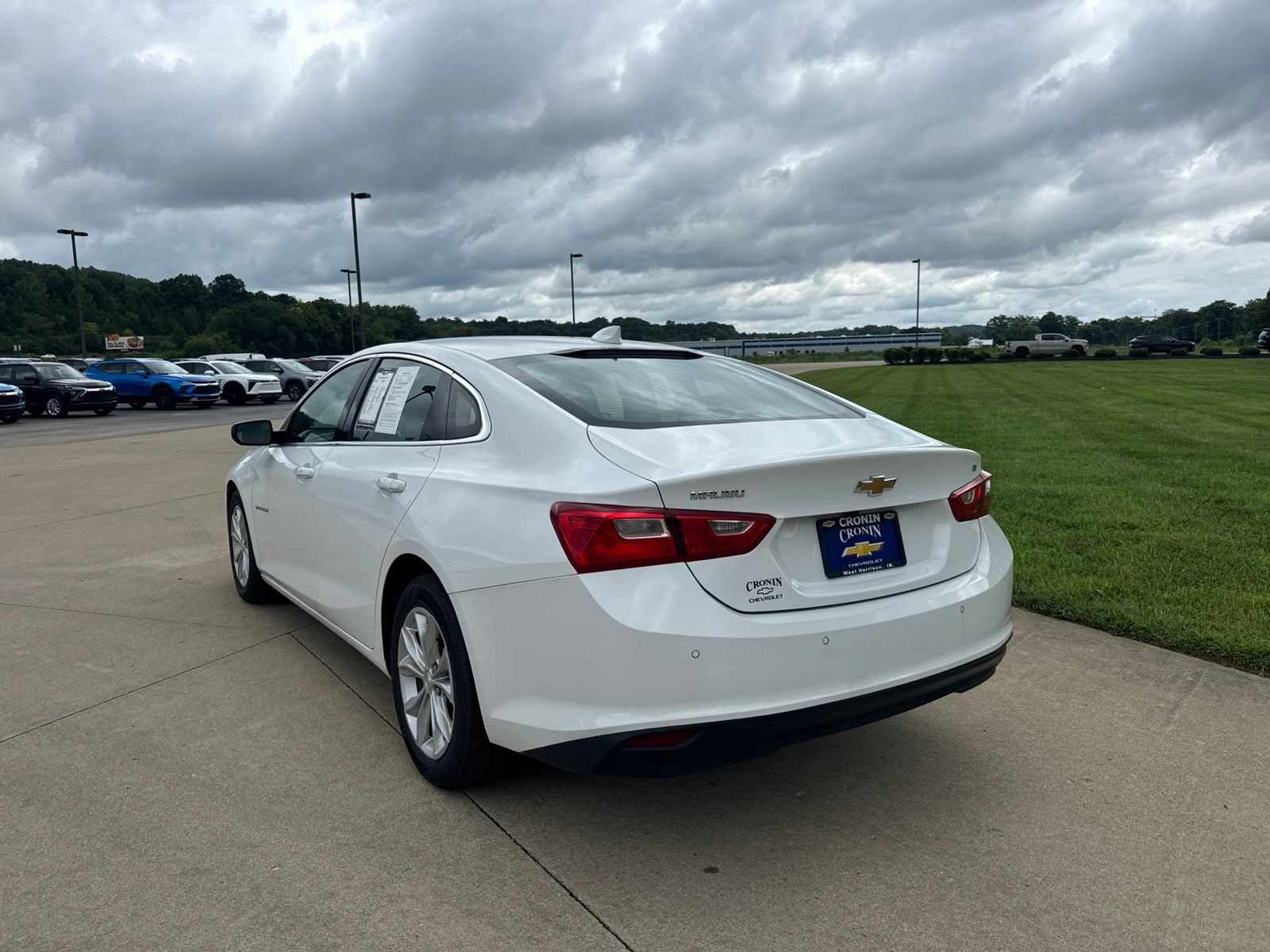 Used 2025 Chevrolet Malibu LT FWD image 9