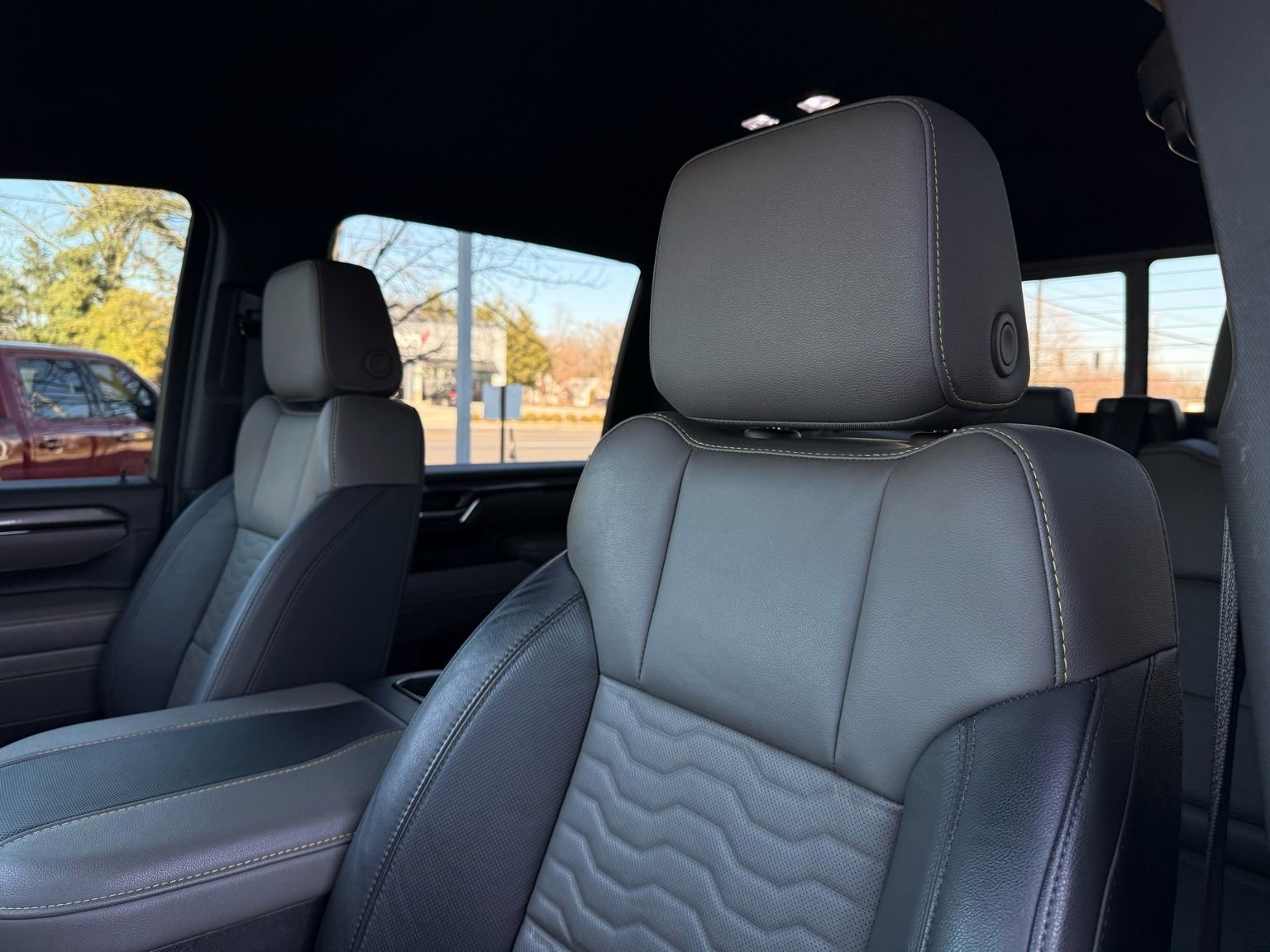 Used 2024 Chevrolet Silverado 2500 ZR2 w/ Technology Package image 49