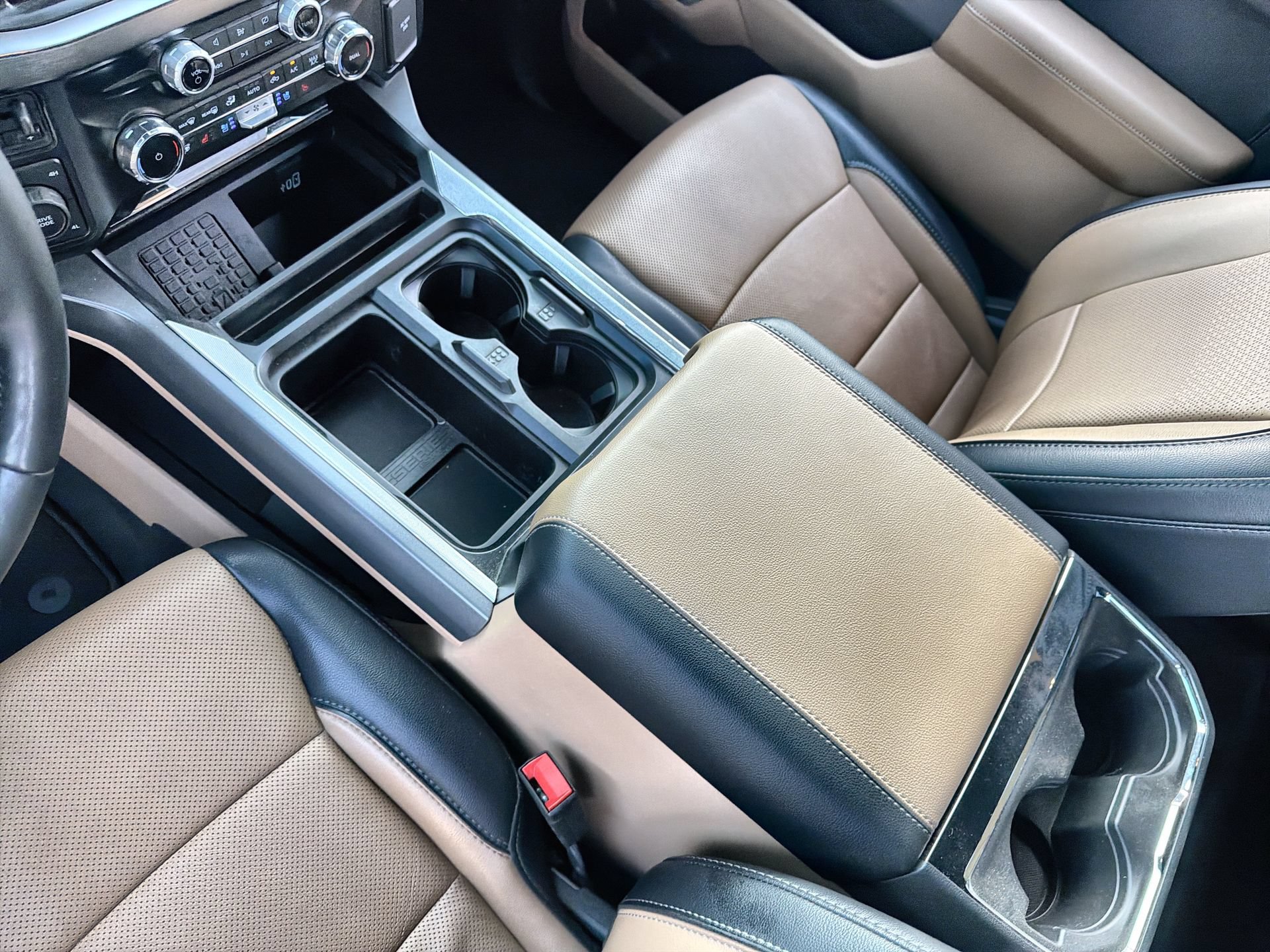 Used 2024 Ford F250 Lariat w/ Lariat Ultimate Package AWD/4WD image 21