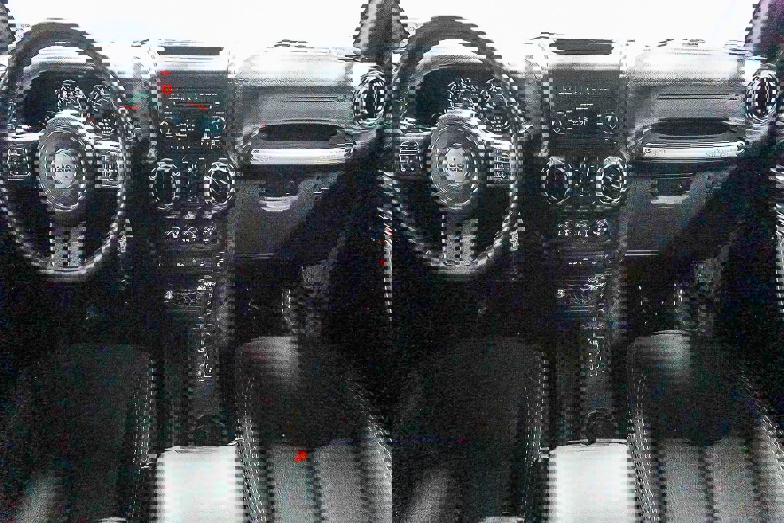 Used 2016 Jeep Wrangler Unlimited Rubicon w/ Connectivity Group image 15