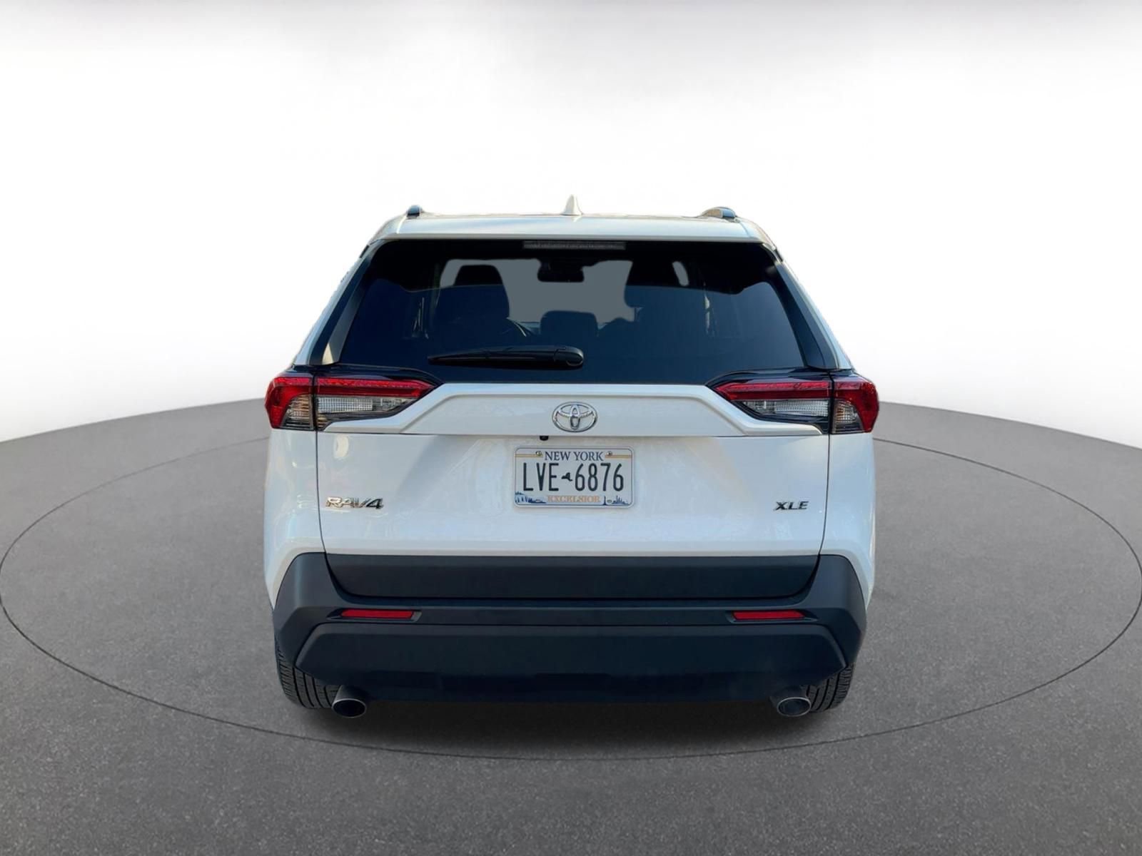 Used 2025 Toyota RAV4 XLE image 8