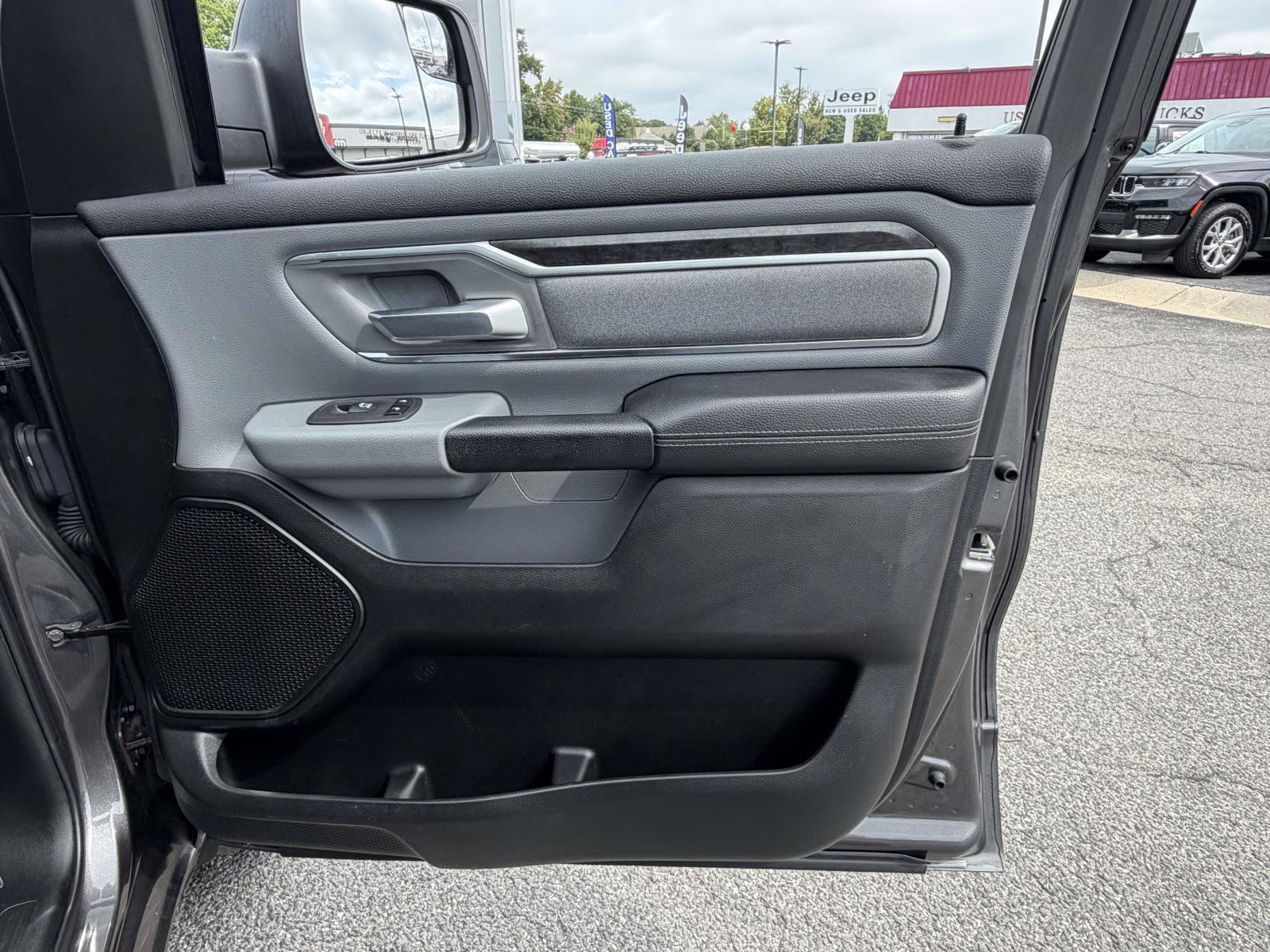 Used 2019 RAM 1500 Big Horn AWD/4WD image 34