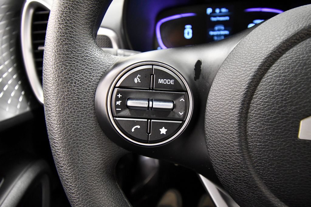 Certified 2025 Kia Soul LX w/ LX Technology Package FWD image 19