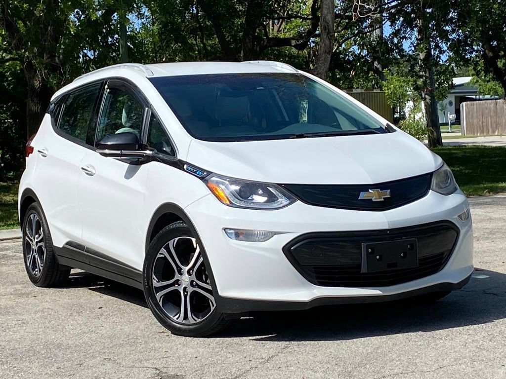 Used 2018 Chevrolet Bolt Premier w/ Driver Confidence II Package FWD image 3