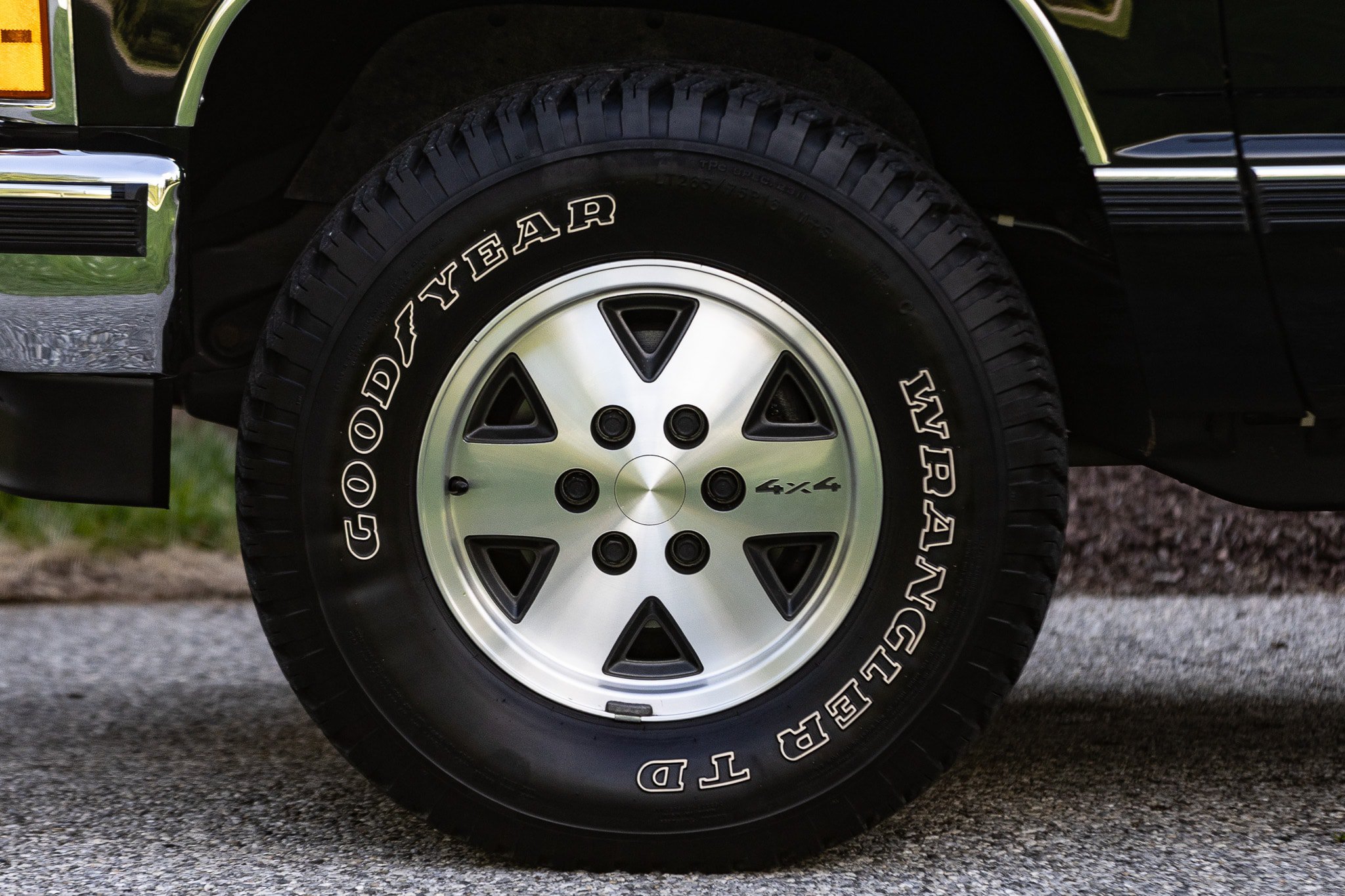 Used 1989 Chevrolet Silverado 1500 4x4 Regular Cab image 32