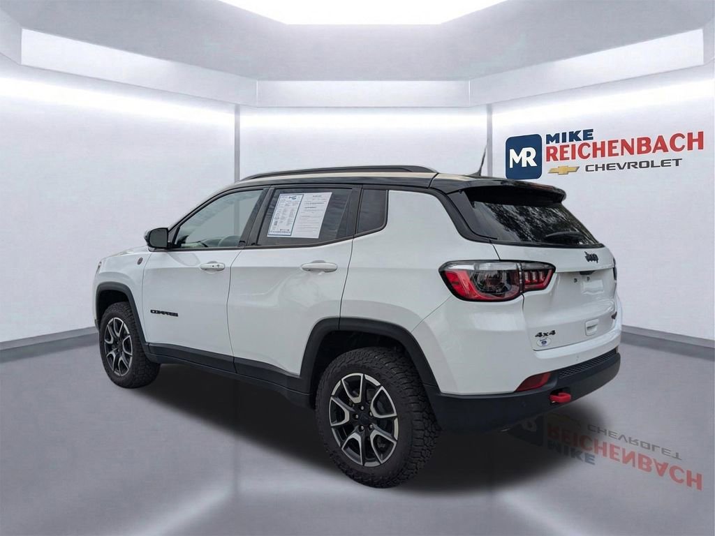 Used 2024 Jeep Compass Trailhawk image 6