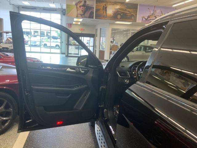 Used 2017 Mercedes-Benz GLE 43 AMG 4MATIC image 32