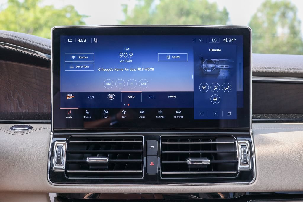 Certified 2022 Lincoln Navigator Reserve AWD/4WD image 11