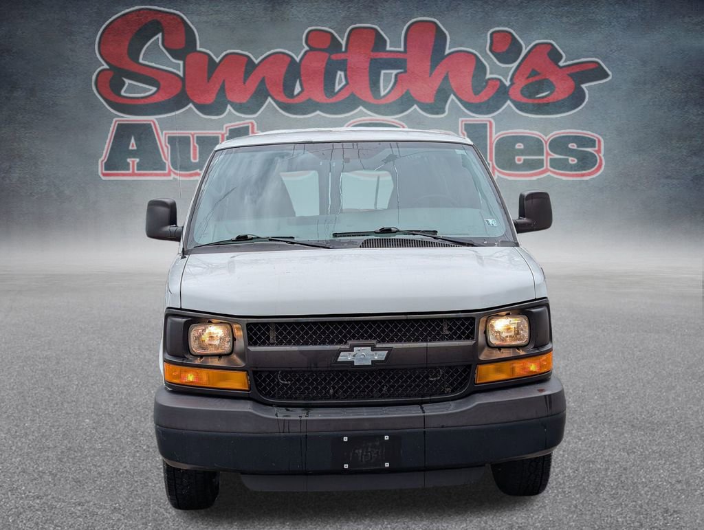 Used 2015 Chevrolet Express 2500 image 2