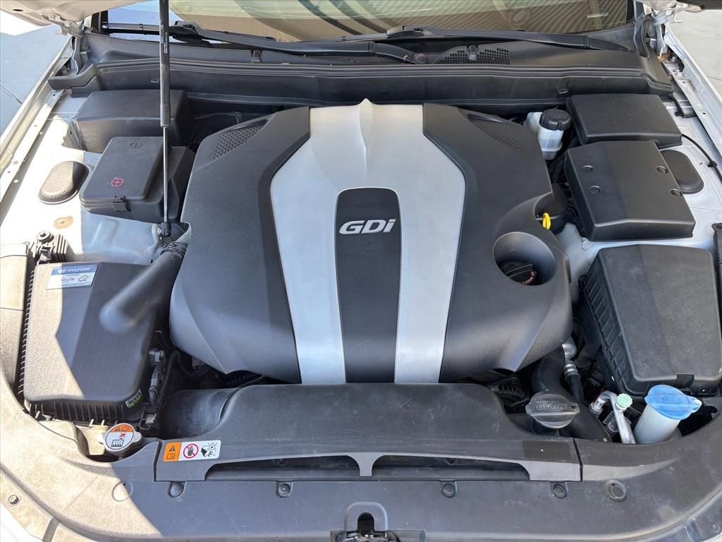 Used 2013 Hyundai Genesis 3.8 image 29