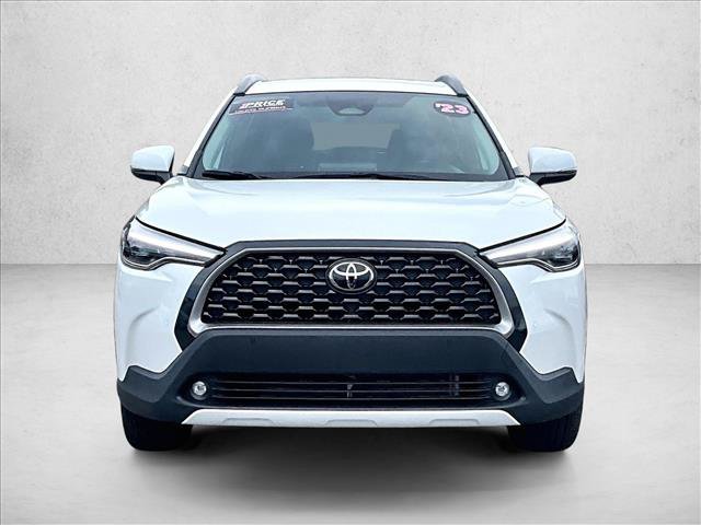 Used 2023 Toyota Corolla Cross XLE FWD image 3