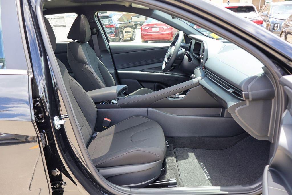 New 2026 Hyundai Elantra SEL Sport FWD image 8
