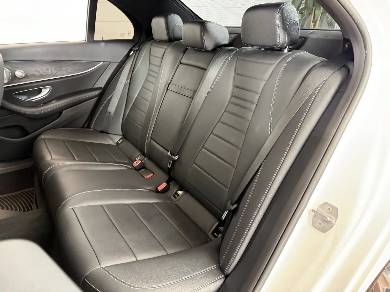Used 2018 Mercedes-Benz E 300 4MATIC image 31
