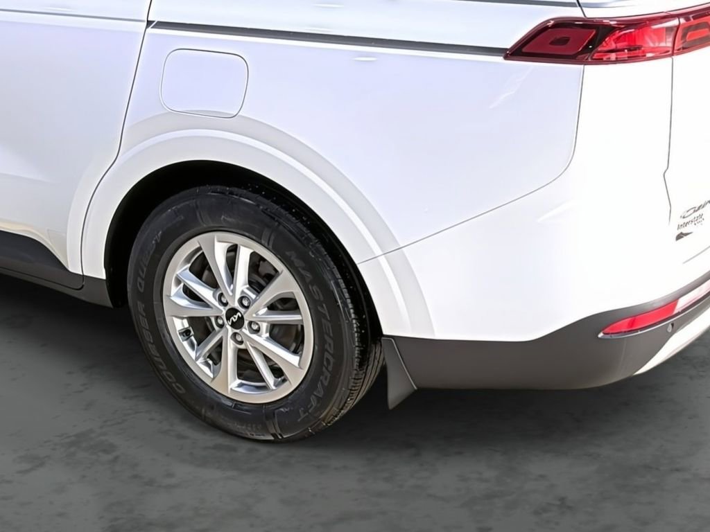 Used 2022 Kia Carnival LX image 6