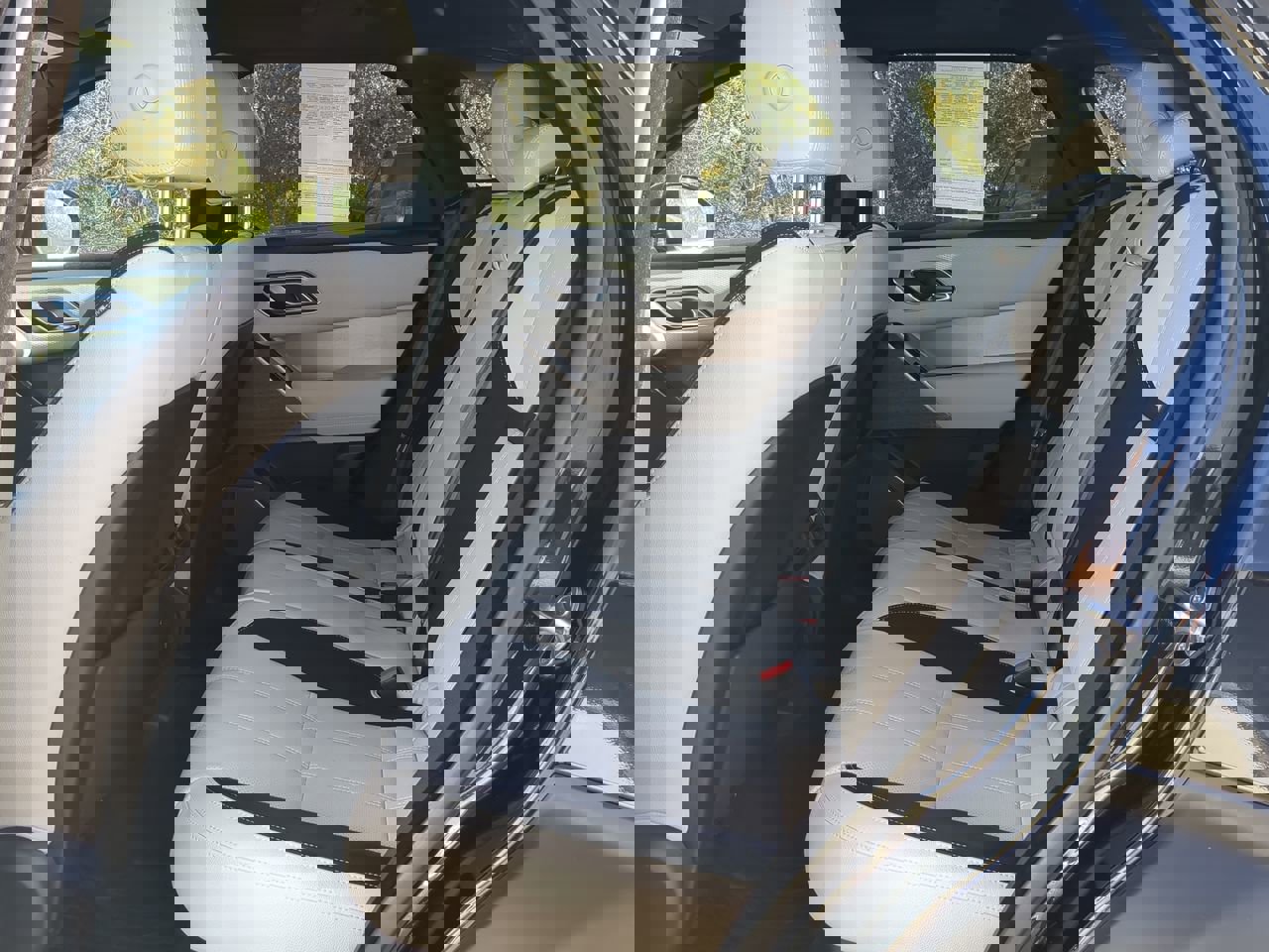 Used 2020 Land Rover Range Rover Velar R-Dynamic S image 12