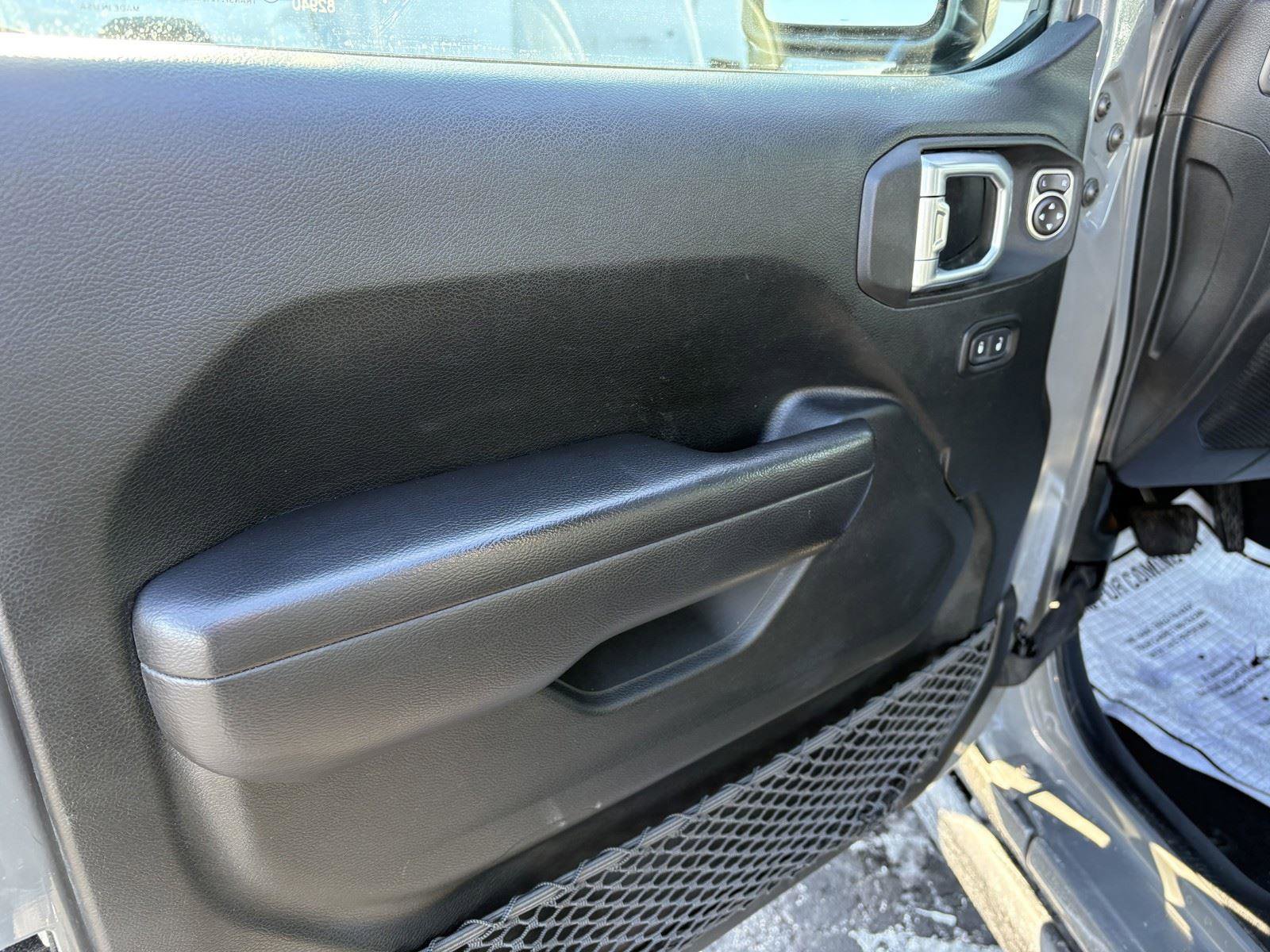 Used 2021 Jeep Gladiator Rubicon image 13