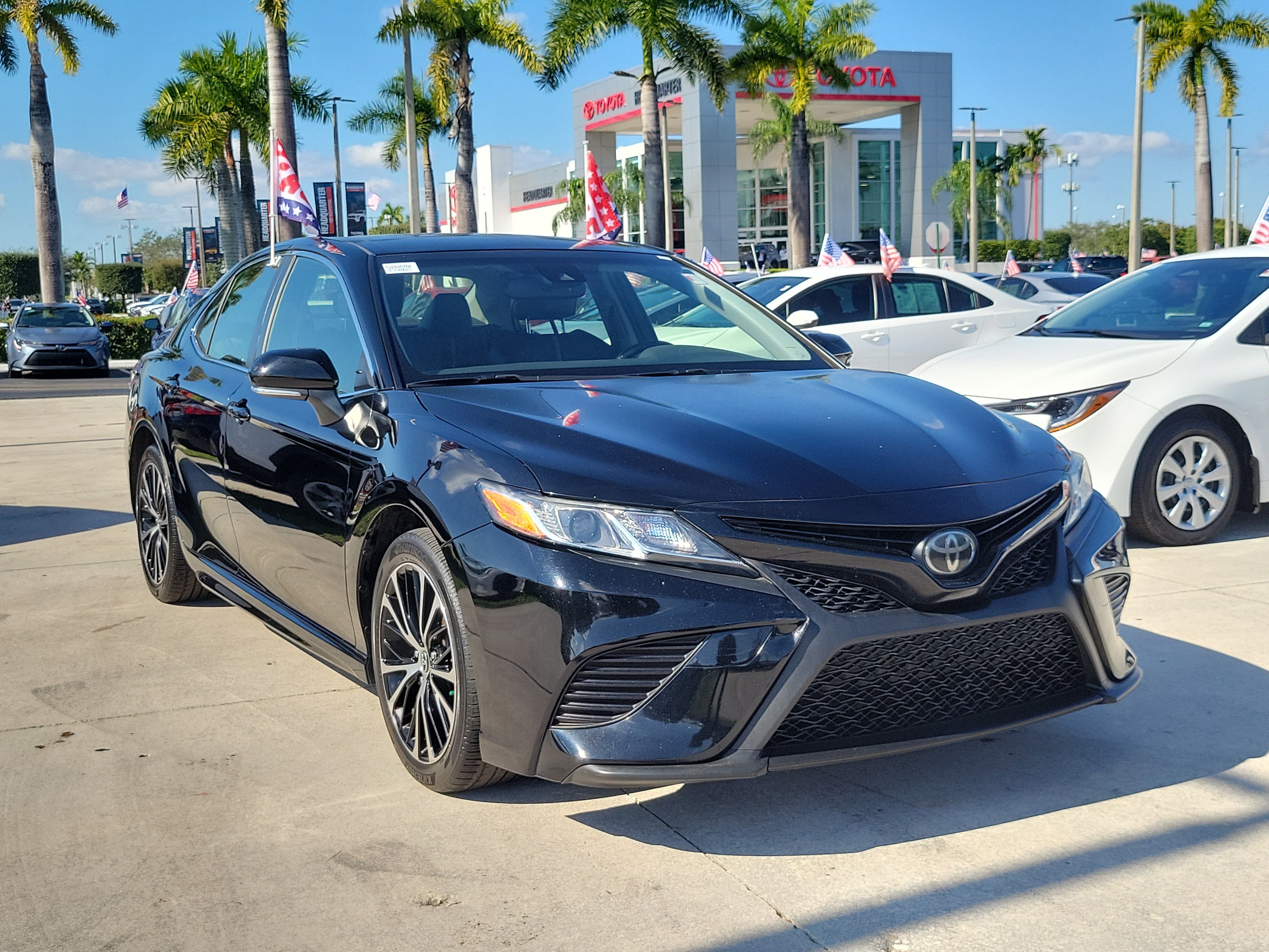Used 2018 Toyota Camry SE video 2