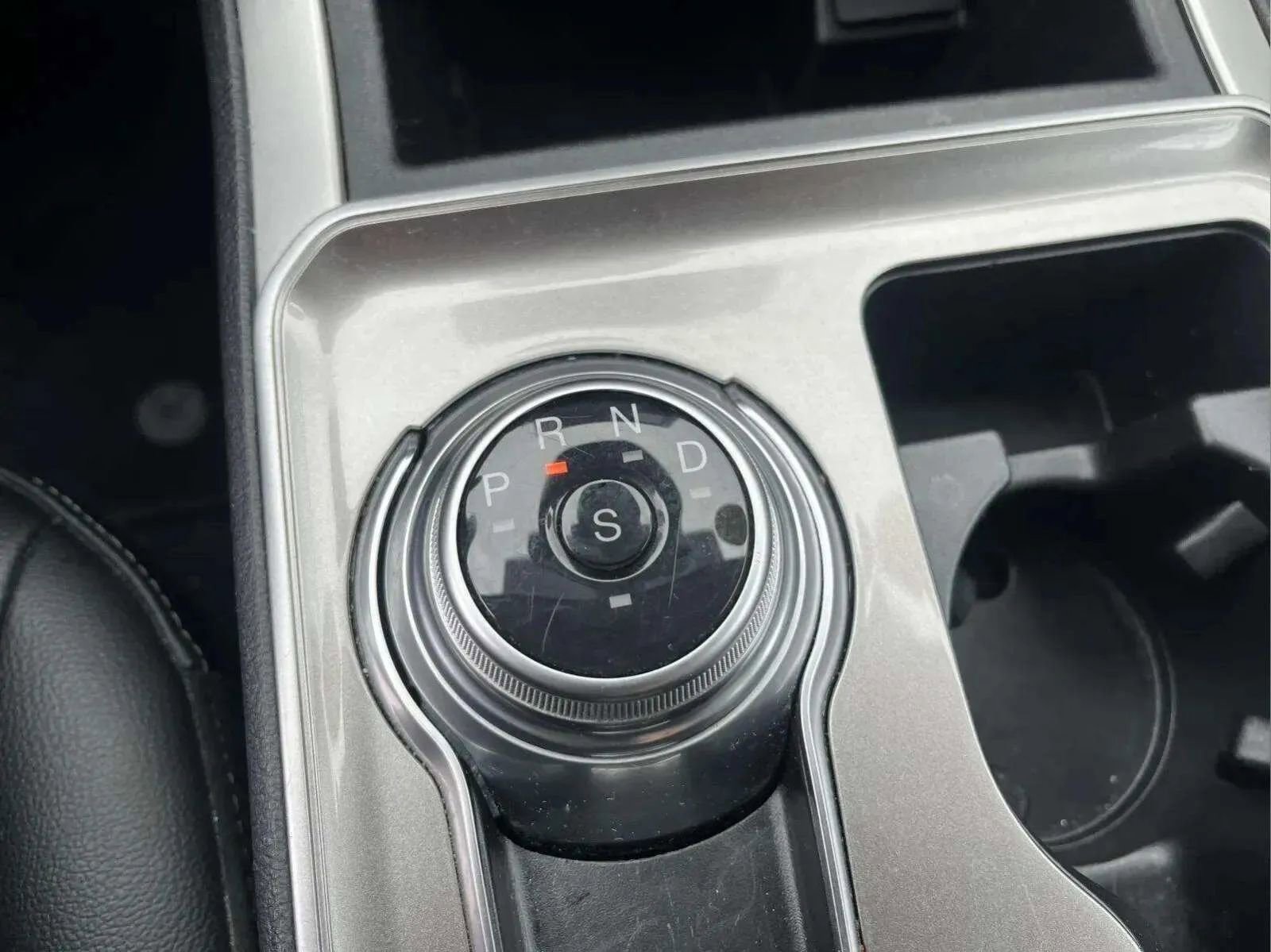 Used 2023 Ford Edge SEL image 15