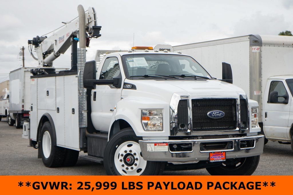 Used 2019 Ford F750 2WD Regular Cab Super Duty image 2