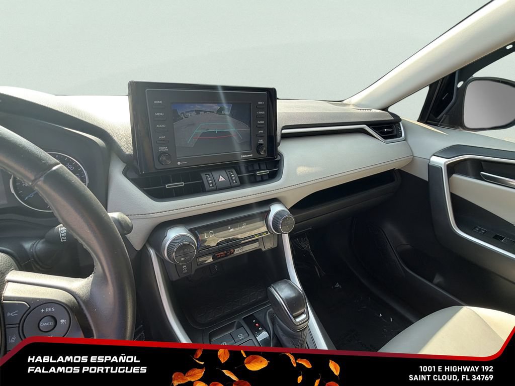 Used 2022 Toyota RAV4 XLE Premium AWD/4WD image 18