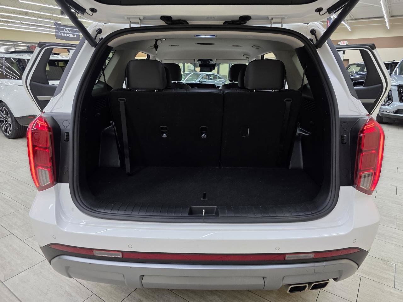 Used 2025 Hyundai Palisade SEL FWD image 13