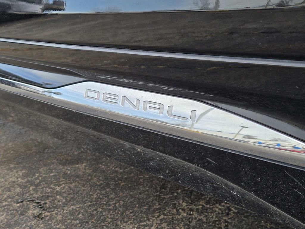 Used 2024 GMC Terrain Denali w/ Denali Premium Package image 18