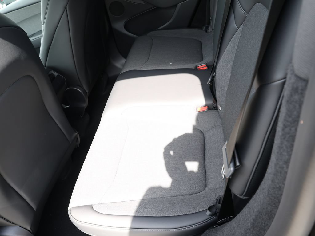 Used 2026 Tesla Model Y 2WD image 19