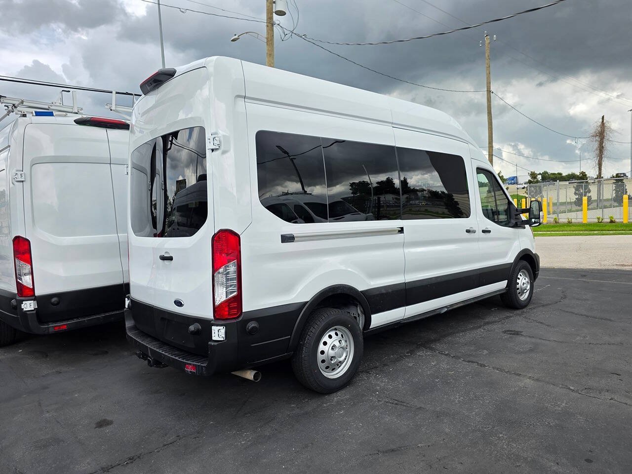 Used 2024 Ford Transit 250 148 High Roof AWD image 6