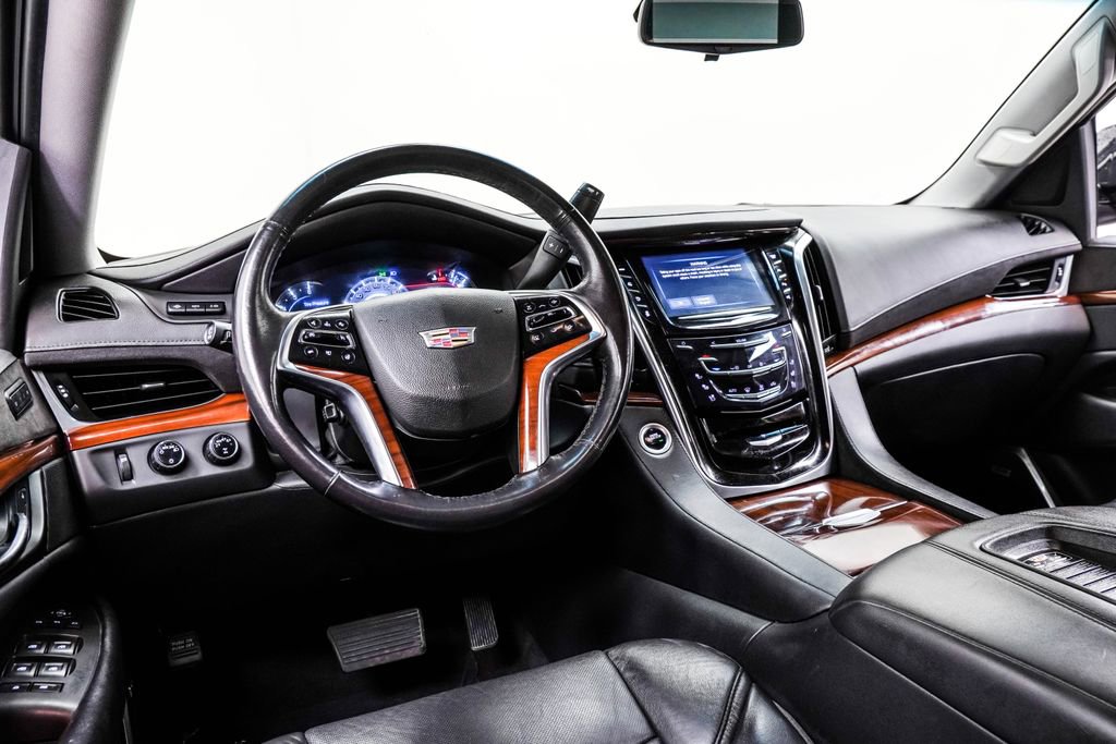 Used 2020 Cadillac Escalade Luxury image 5