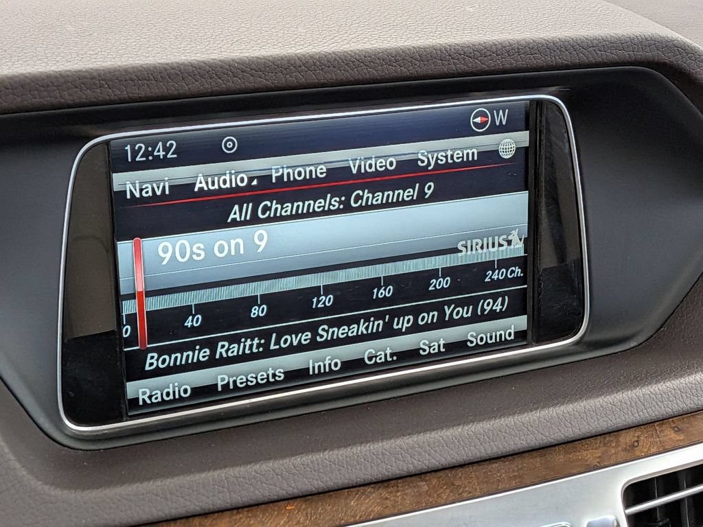 Used 2014 Mercedes-Benz E 350 4MATIC Sedan image 21