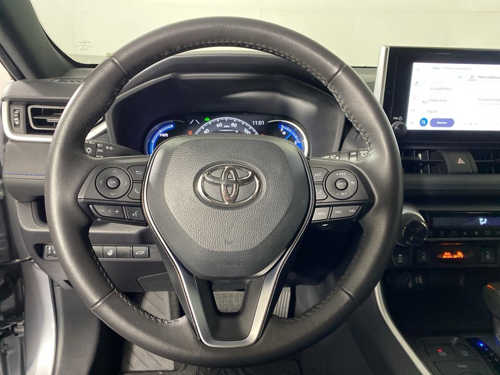 Used 2025 Toyota RAV4 SE image 15