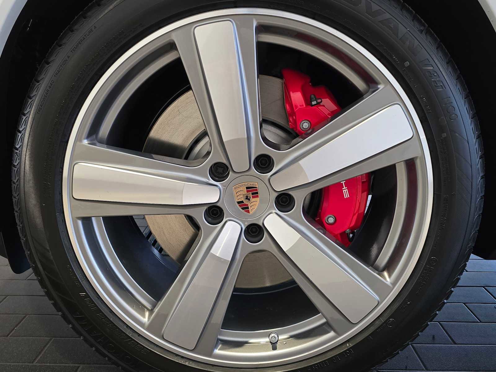 New 2025 Porsche Cayenne S AWD/4WD image 11