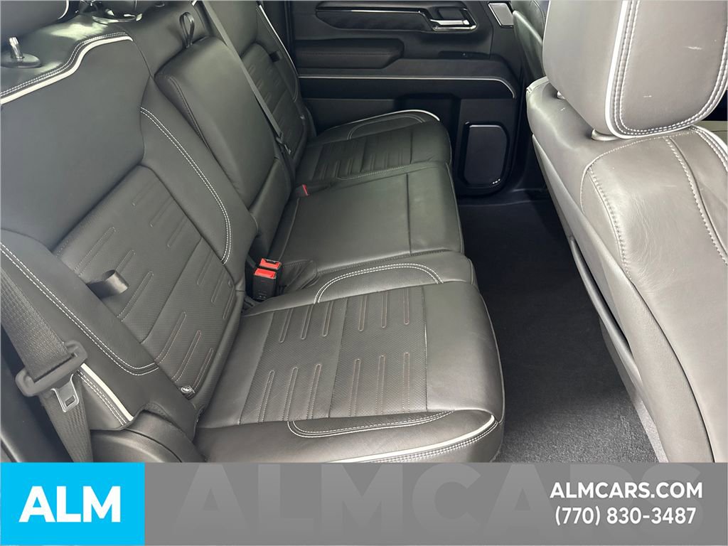 Used 2025 GMC Sierra 2500 AT4X image 17