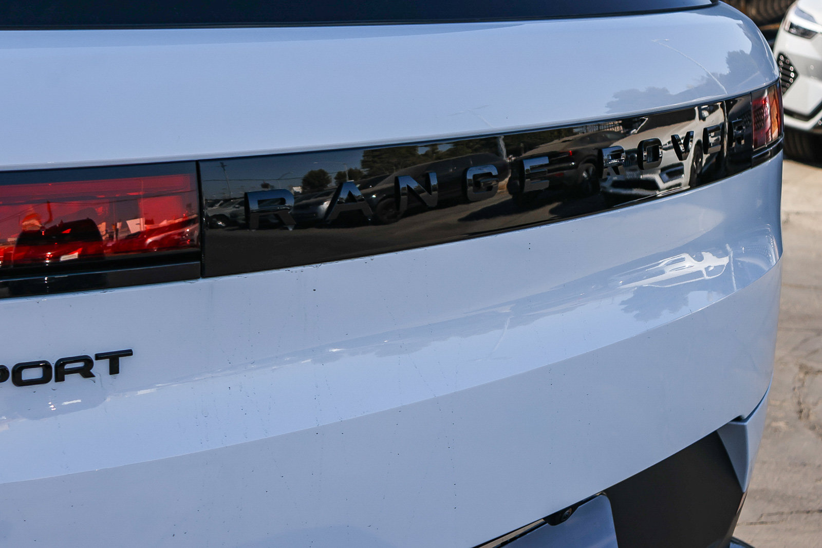 New 2027 Land Rover Range Rover Sport SE AWD/4WD image 11
