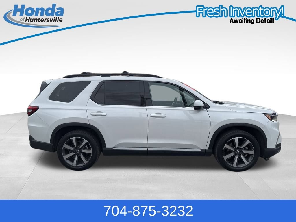 Used 2025 Honda Pilot Elite image 9