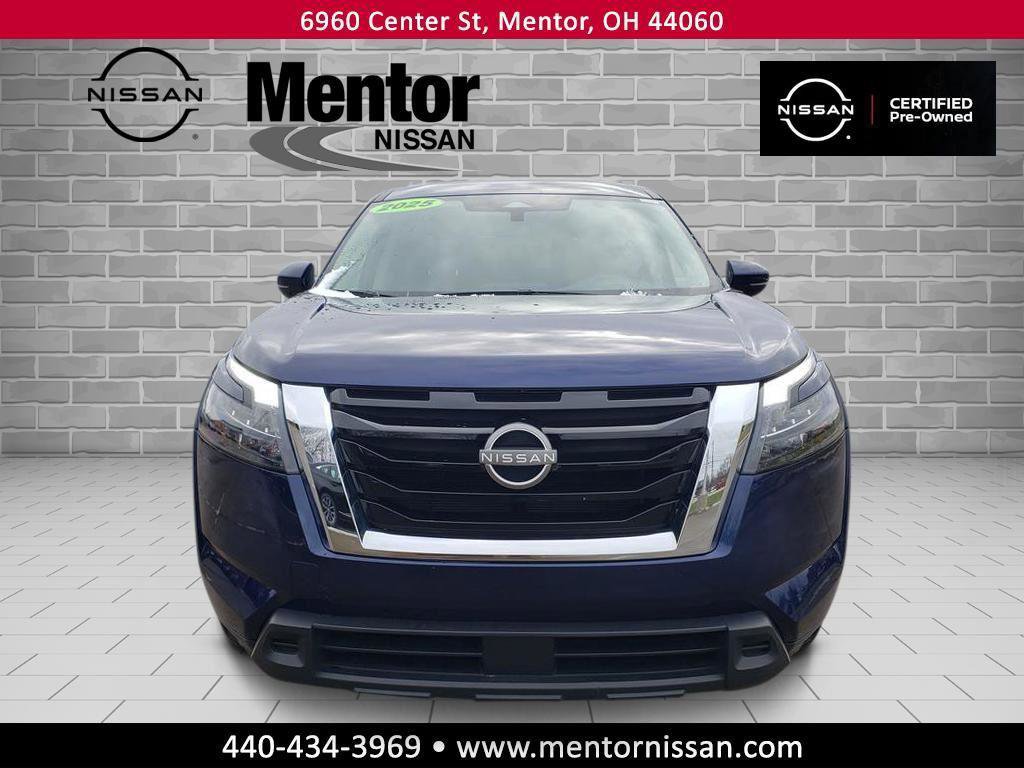 Certified 2025 Nissan Pathfinder SV video 2