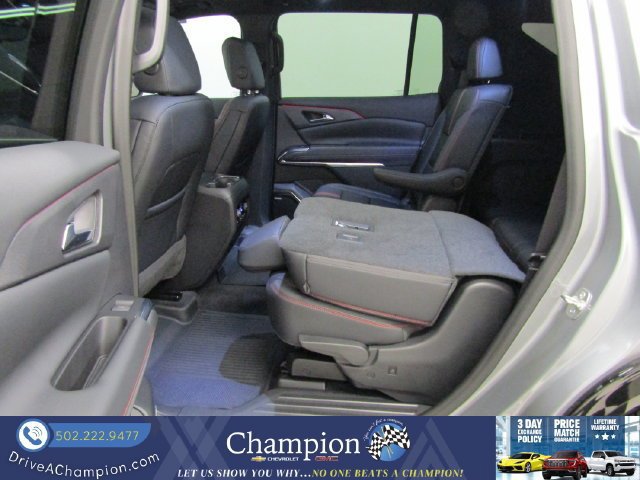 Used 2024 Chevrolet Traverse RS AWD/4WD image 21