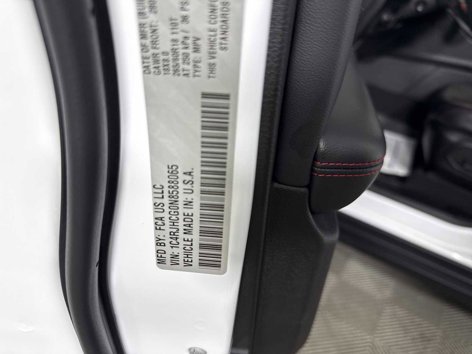 Used 2022 Jeep Grand Cherokee Trailhawk w/ Luxury Tech Group III image 29