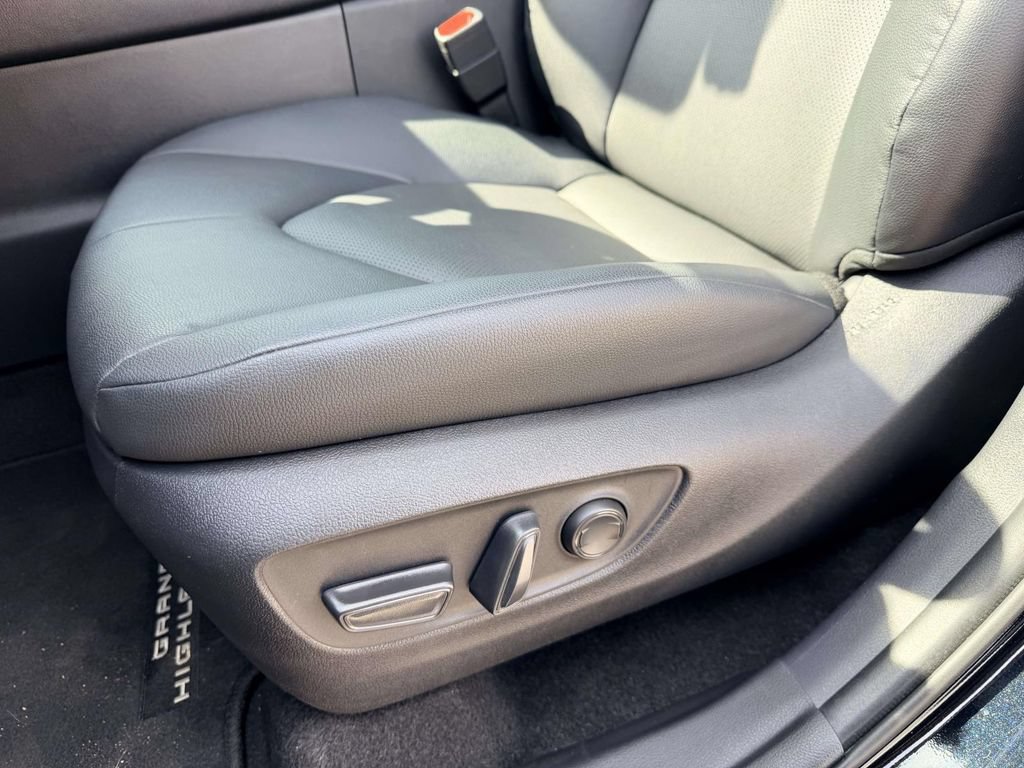 Certified 2026 Toyota Grand Highlander AWD image 19