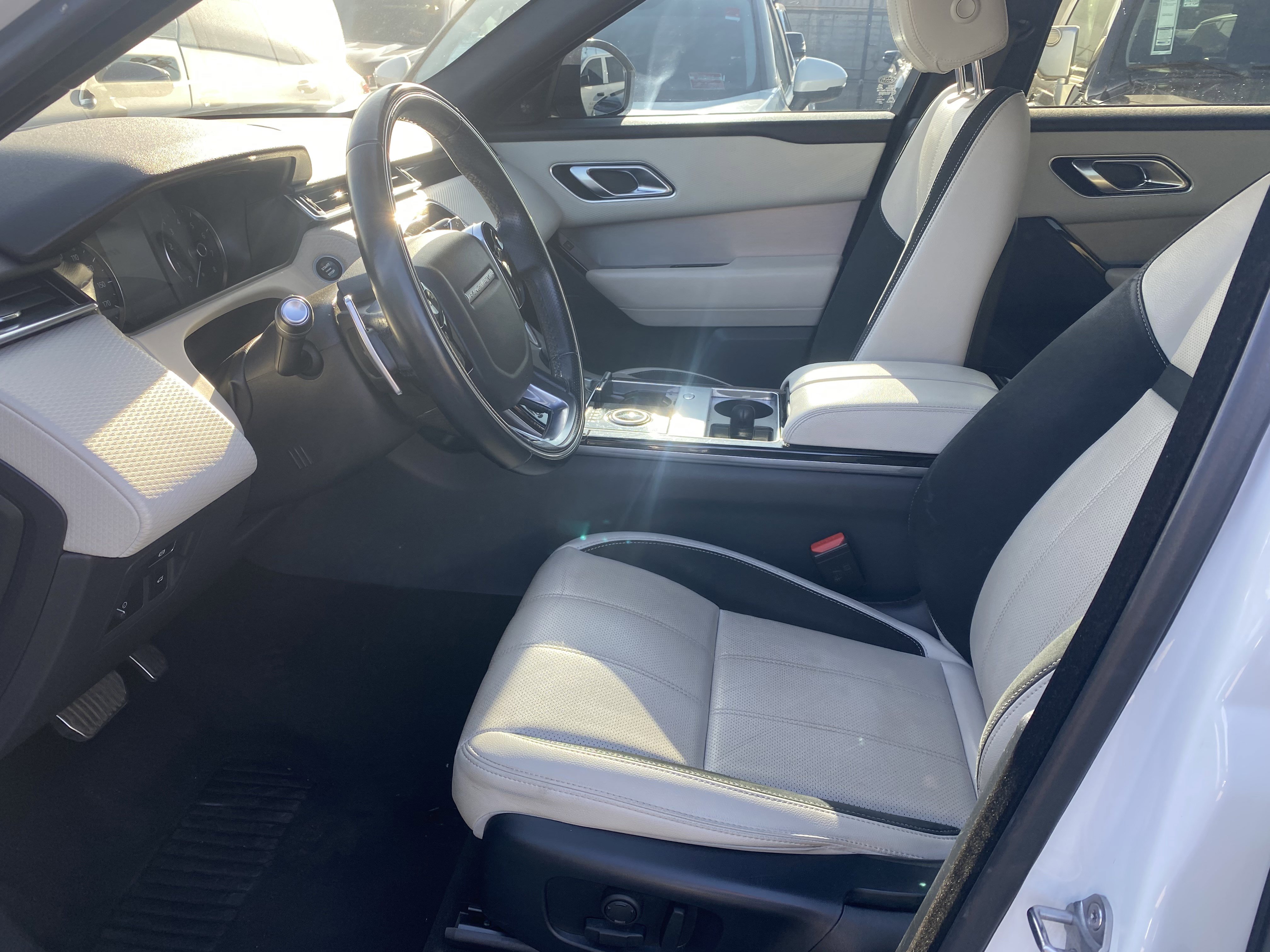 Used 2020 Land Rover Range Rover Velar R-Dynamic S image 10