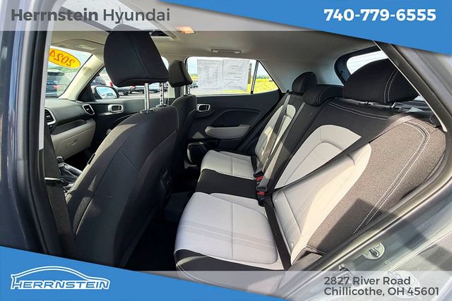 Used 2024 Hyundai Venue SEL FWD image 23