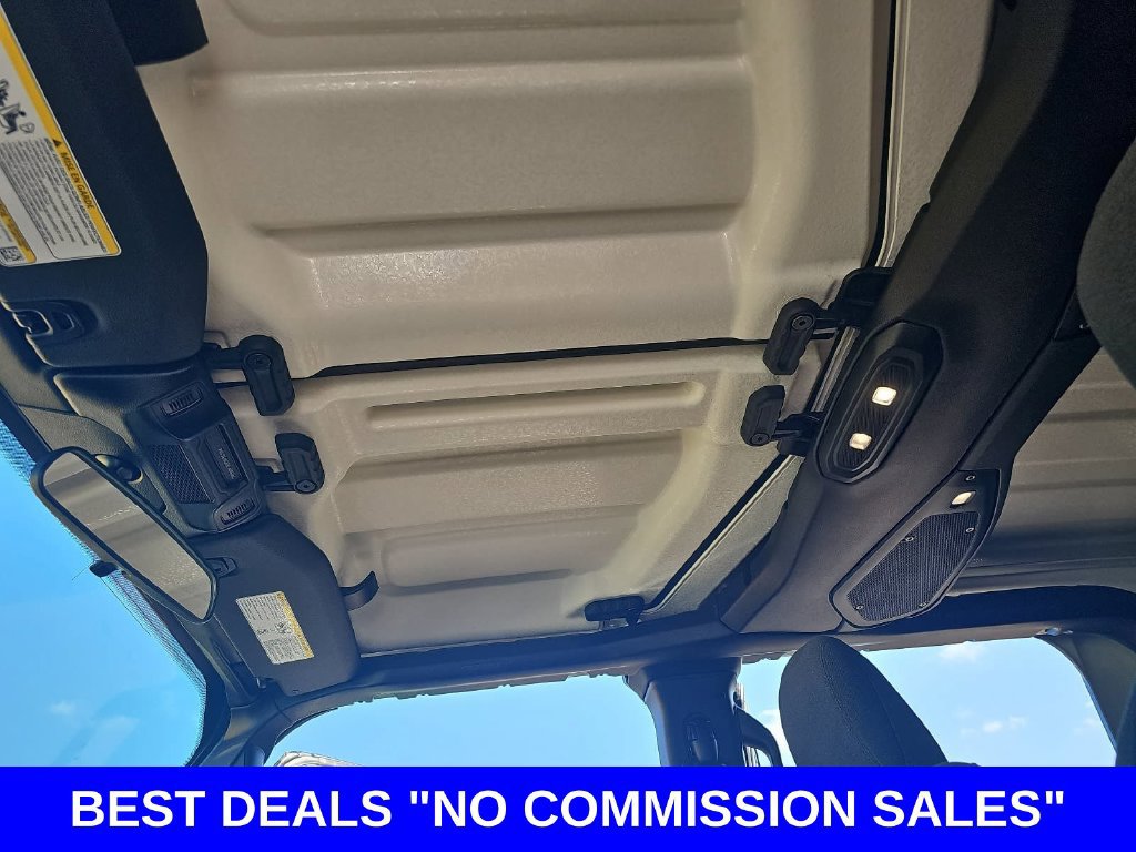 Used 2025 Jeep Gladiator Sport AWD/4WD image 29