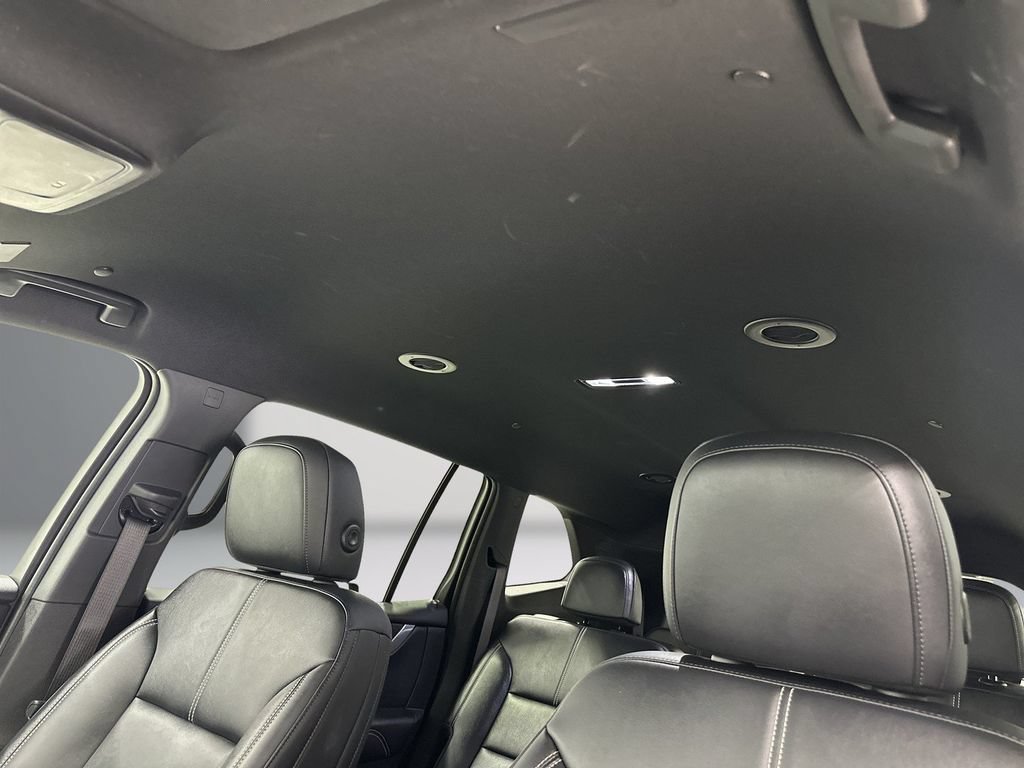 Used 2024 GMC Acadia Elevation w/ Luxury Package FWD image 17