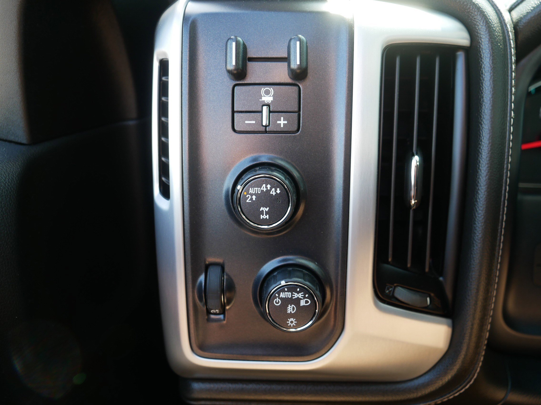 Used 2017 GMC Sierra 1500 SLE w/ SLE Value Package AWD/4WD image 26