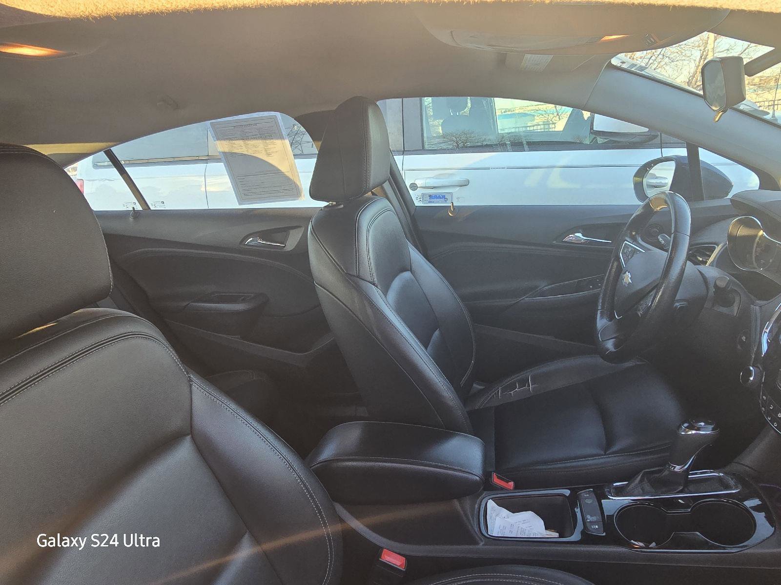 Used 2019 Chevrolet Cruze Premier image 11